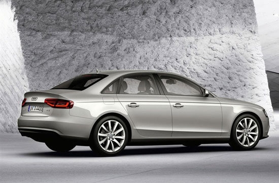 Audi_A4 Sedan_2.0 TDI (1)