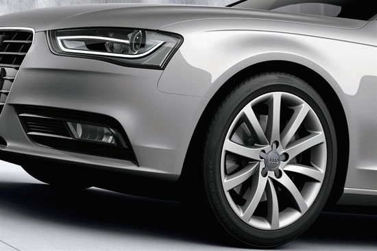 Audi_A4 Sedan_2.0 TDI (2)