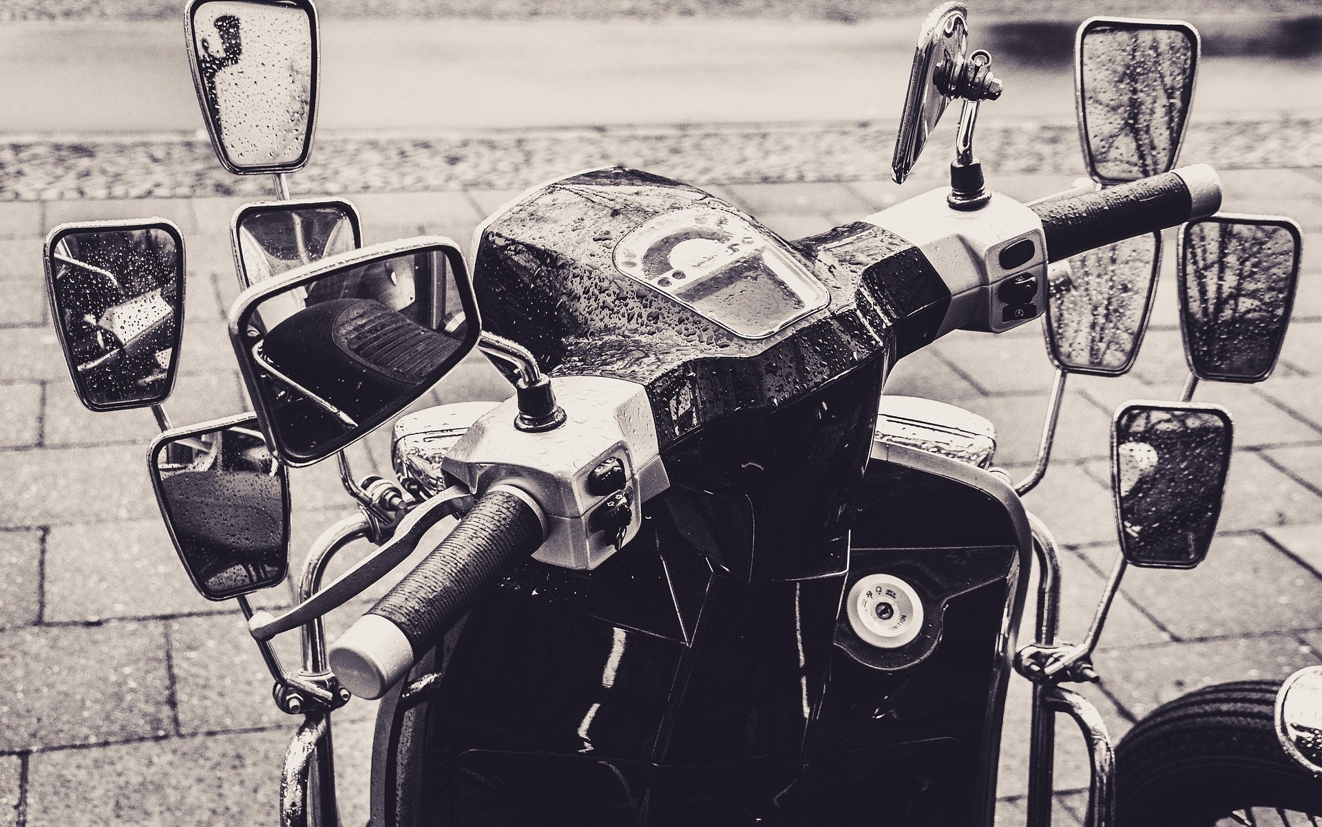 wal_172619_ii-scooter-7737077_1920