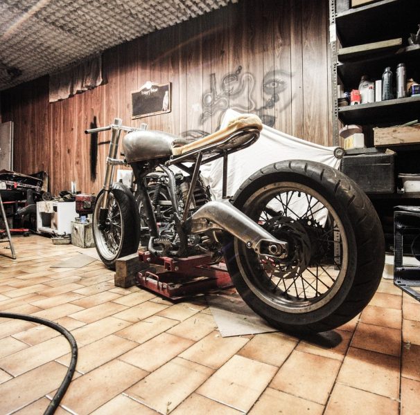 splitshire-motorbike-407186_1920